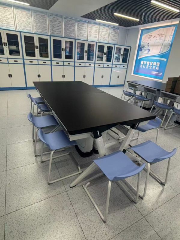 實(shí)驗(yàn)臺(tái)