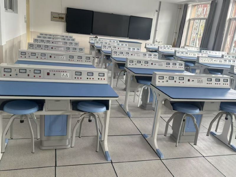 實(shí)驗(yàn)臺(tái)